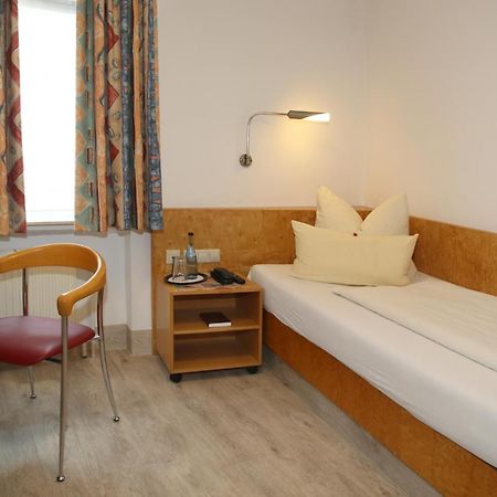 Hotel Zum Weissen Roessel Walldorf  Zewnętrze zdjęcie