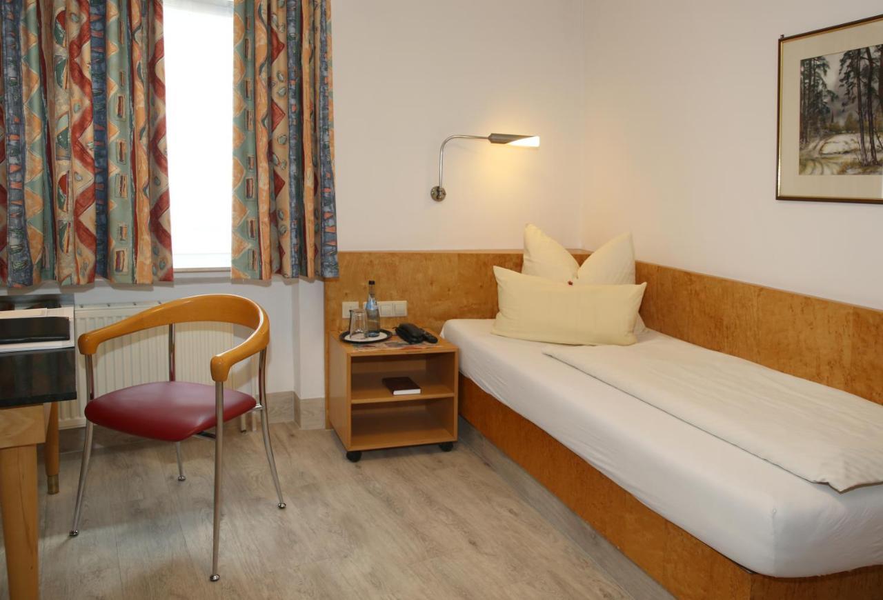 Hotel Zum Weissen Roessel Walldorf  Zewnętrze zdjęcie